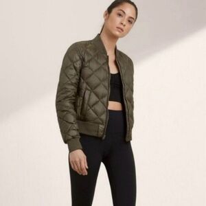 Aritzia TNA League Jacket S - bomber puff army green